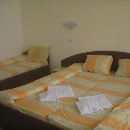 Семеен Хотел Атива - Family Hotel Ativa Lozeneț Exterior foto