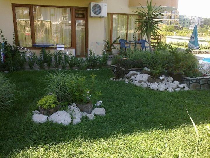 Семеен Хотел Атива - Family Hotel Ativa Lozeneț Exterior foto